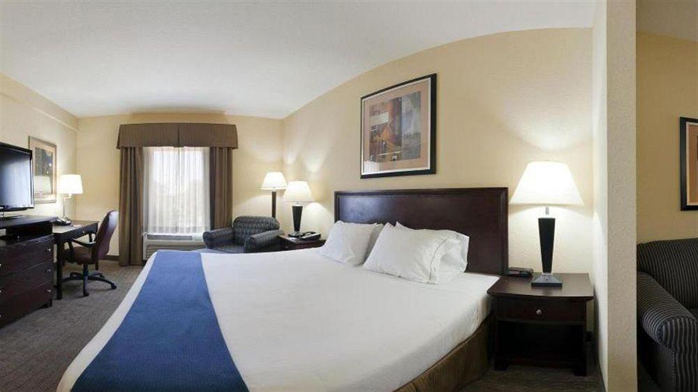 Holiday Inn Express Hotel & Suites Clearwater Us 19 North By Ihg Екстериор снимка