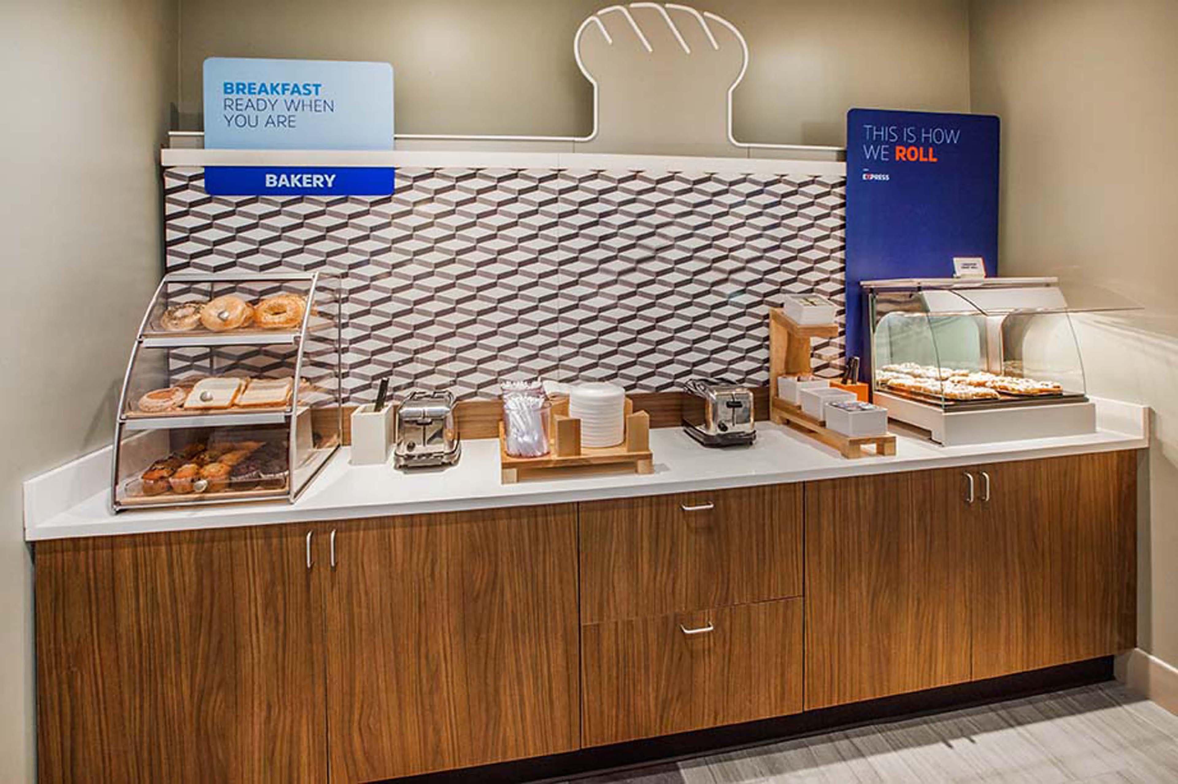 Holiday Inn Express Hotel & Suites Clearwater Us 19 North By Ihg Екстериор снимка