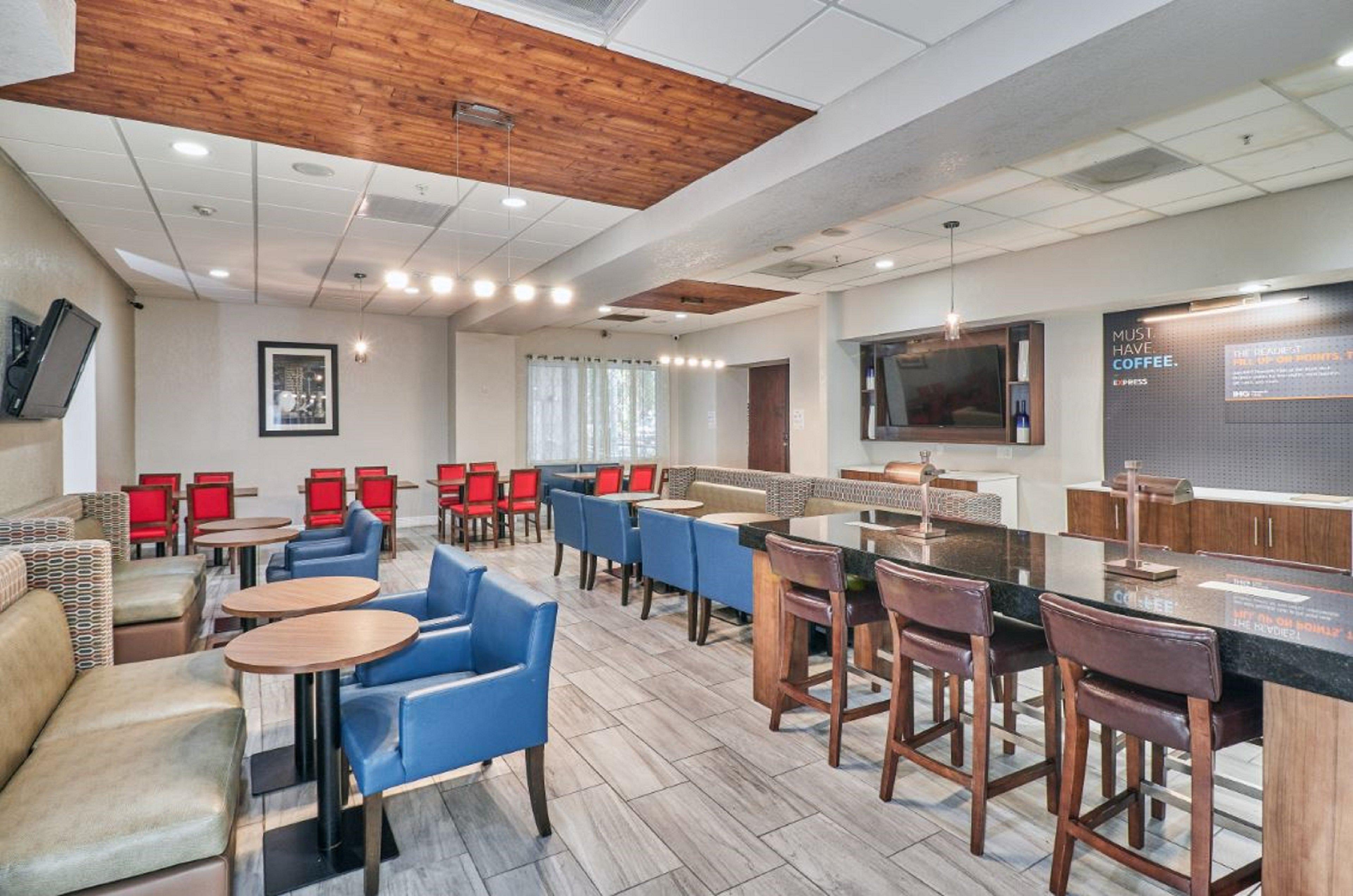 Holiday Inn Express Hotel & Suites Clearwater Us 19 North By Ihg Екстериор снимка