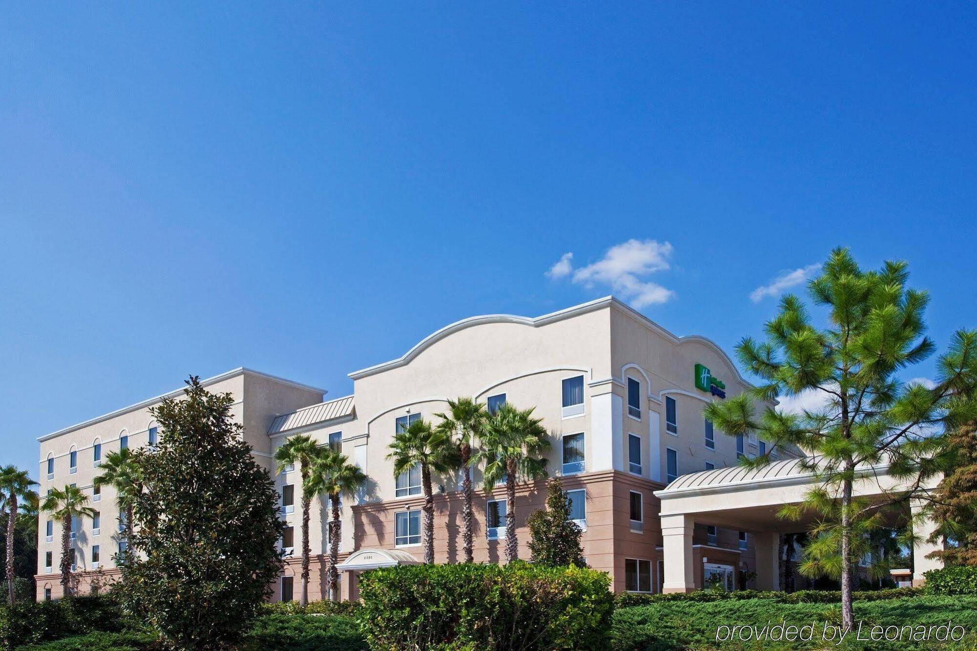 Holiday Inn Express Hotel & Suites Clearwater Us 19 North, An Ihg Hotel Екстериор снимка